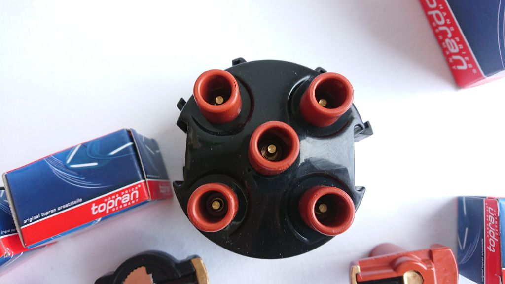 фото №4, Крышка трамблёра аппарата зажигания +контактный палец audi 80 2.0 1.6