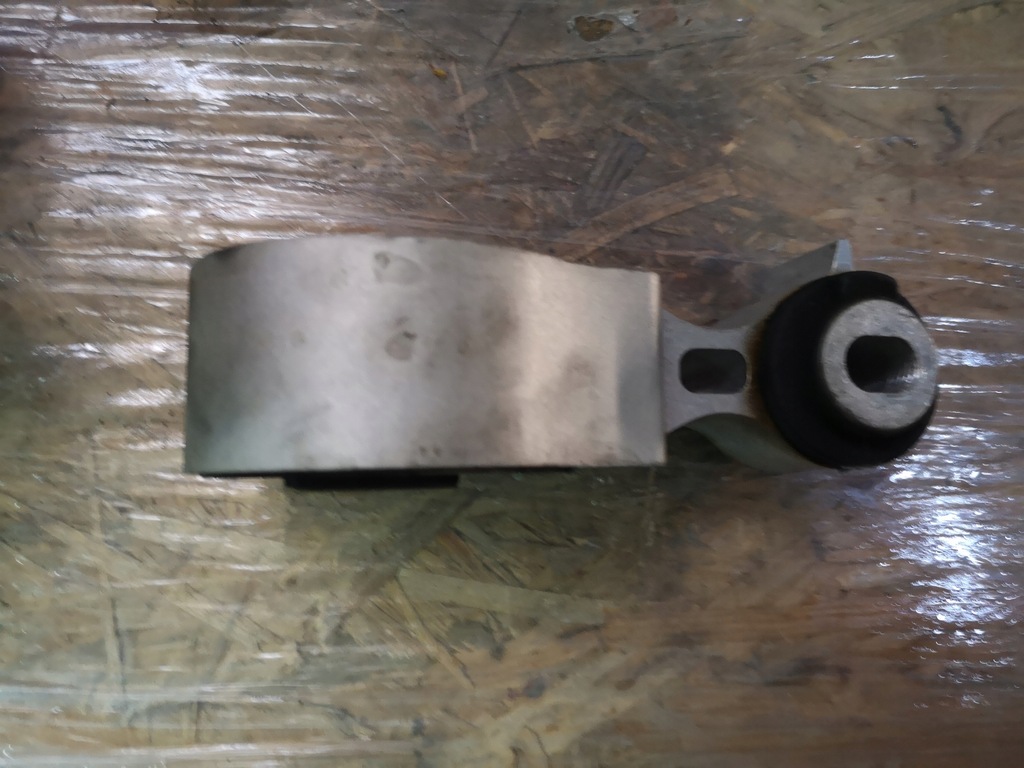 фото №4, Renault talisman кронштейн подушка 113568280r