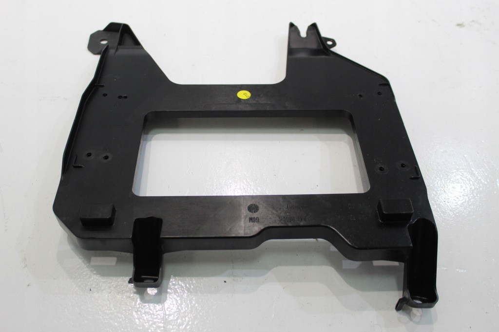 фото №1, Vw touareg 3 кронштейн усилителя dynaudio 4m4907456