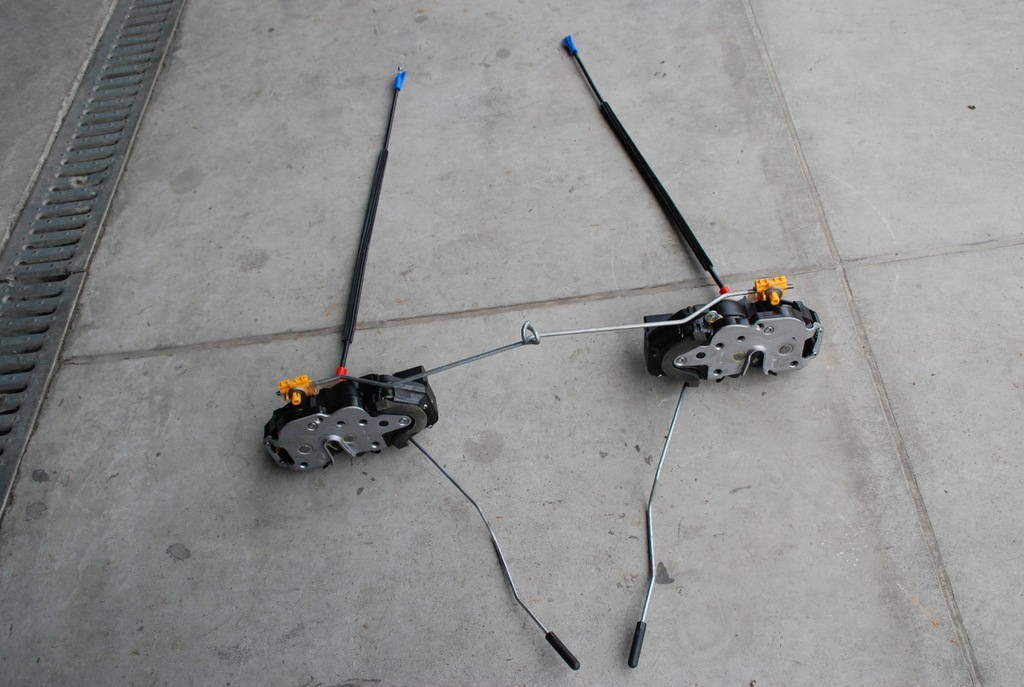 фото №1, Замок дверь правый перед opel zafira c