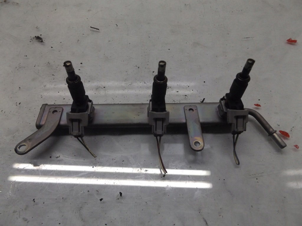 Twingo iii 1,0 молдинг упорскування 100019432 r Доставка