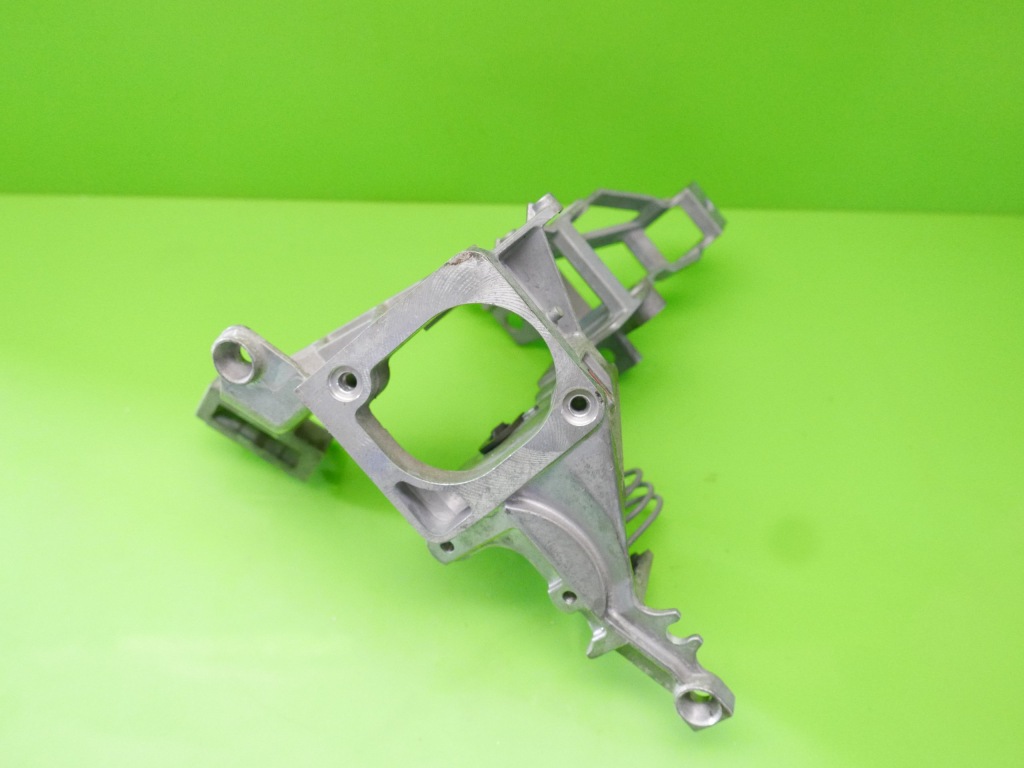 Кронштейн каркас педалей audi a4 b5 механічна коробка передач 96-99 в Україні