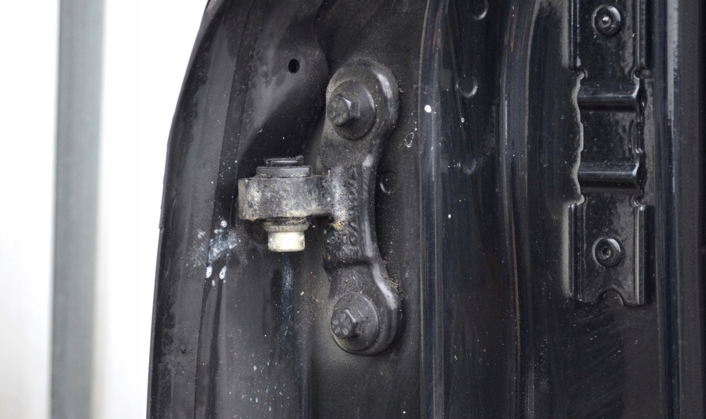 фото №1, Volvo v50 петля дверь правый перед верхний