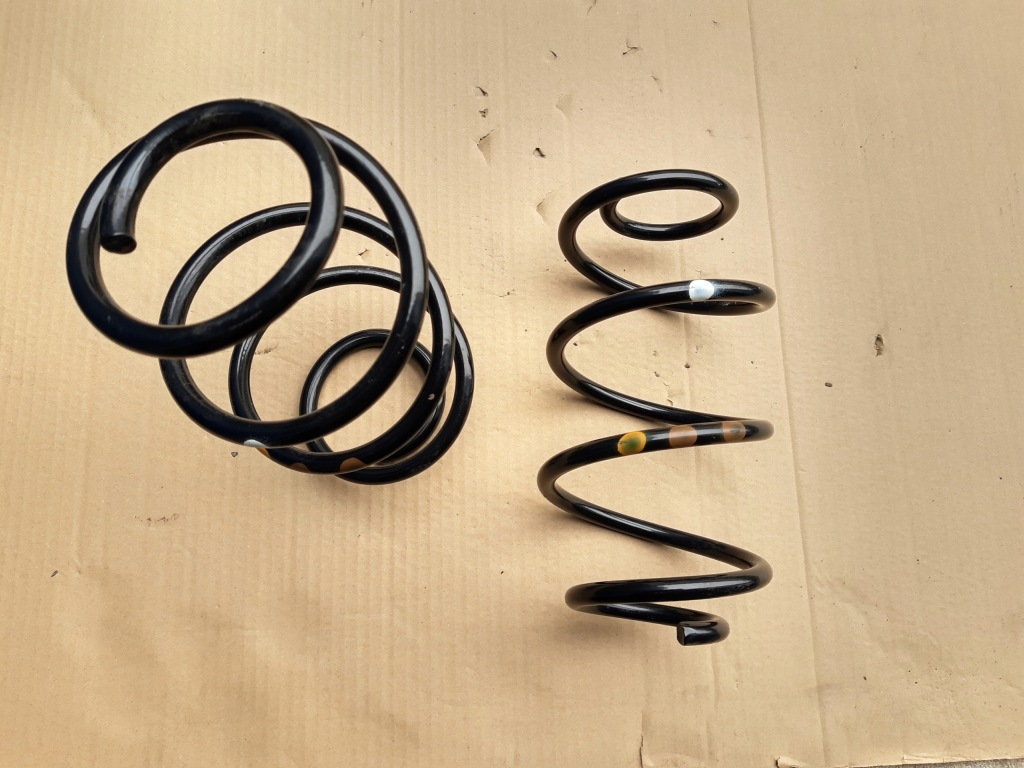 Купить Mercedes a w177 2x пружина задний  a2473242700