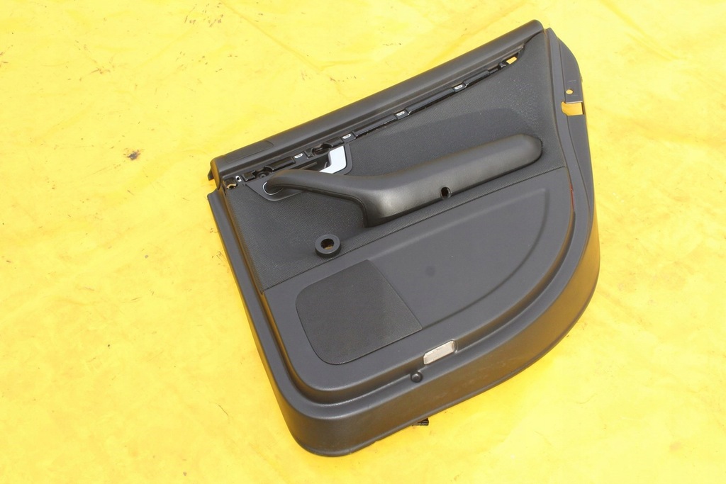 фото №1, Обшивка дверь правый задняя a4 b6 s-line speed kombi