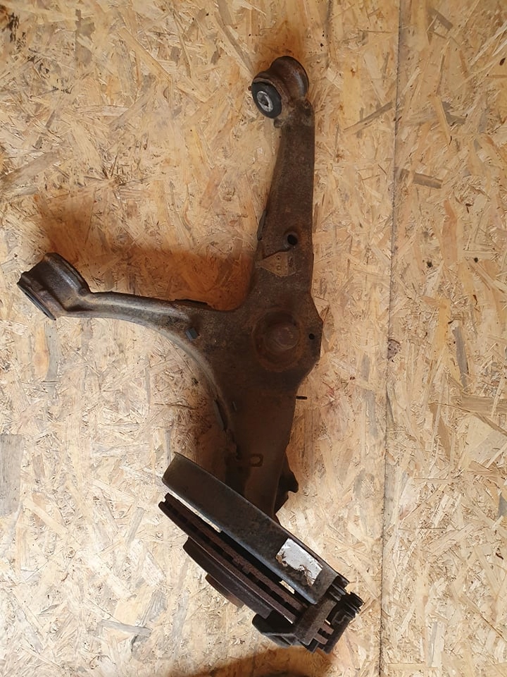 фото №2, Поворотный кулак задняя левая vw transporter t5 1.9 tdi