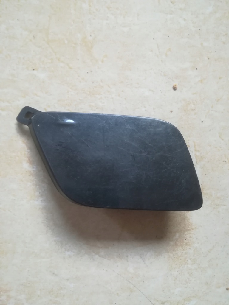 фото №1, Volvo v40 v-40 заглушка бампера wkrętki фаркоп