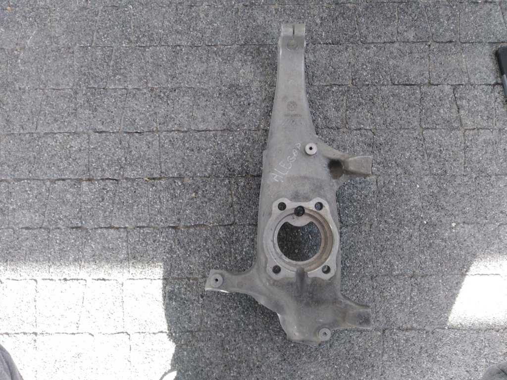 фото №1, Поворотный кулак левая перед bmw m5 f10 m6 f06 f12 f13