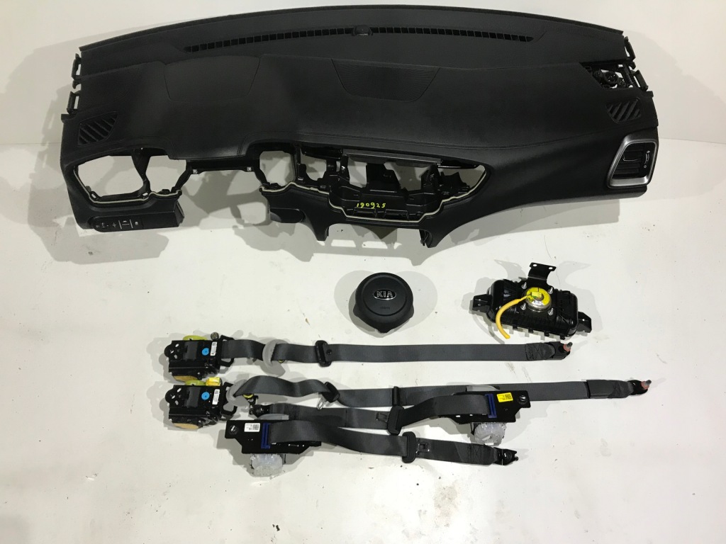 фото №1, Kia cerato приборная панель консоль подушка безопасности подушки безопасности ремни оригинал демонтаж