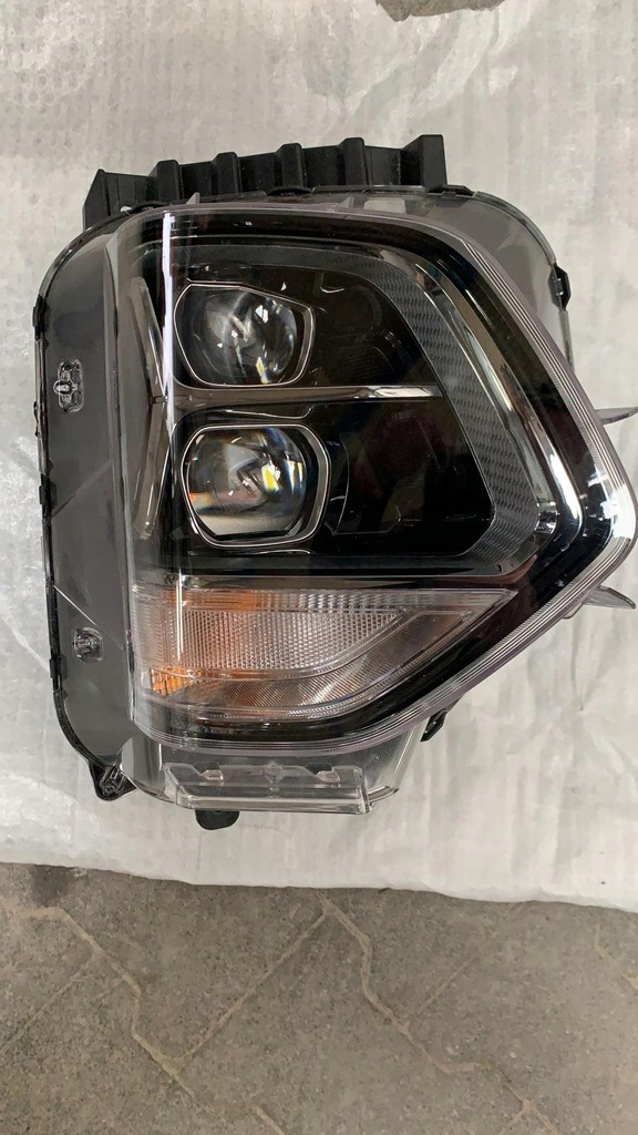 фото №1, Hyundai santa fe 2019- лампа правая