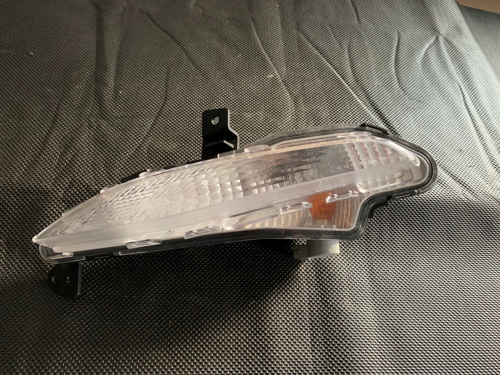 фото №1, Peugeot 408 левый поворотник