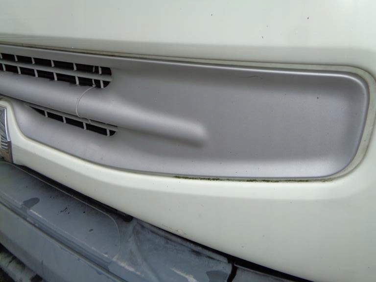 Решітка радіатора решітка радіатора решітка радіатора renault premium 370 dci срібляста Ціна