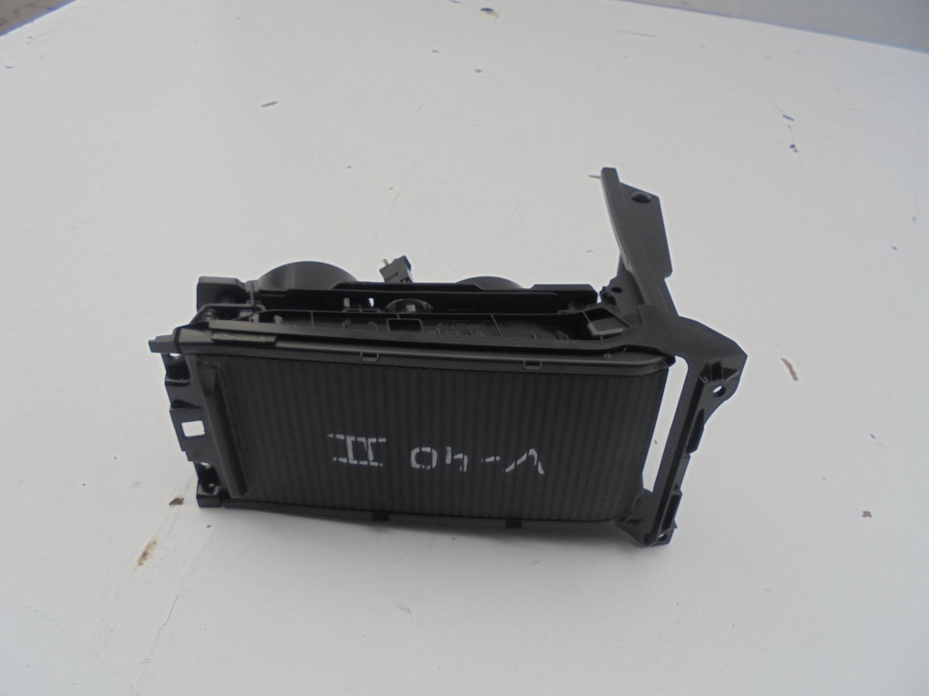 фото №1, Бардачок туннель среднего volvo v40 ii