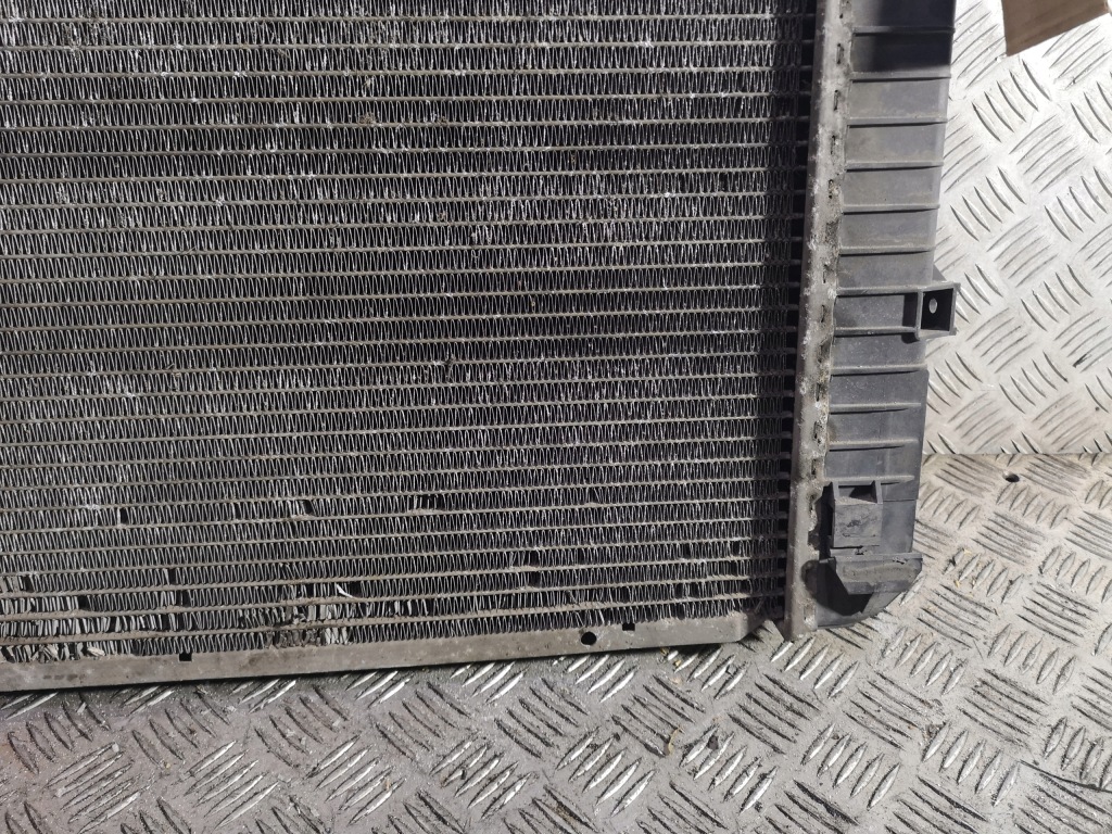 Радіатор води mercedes vario a6685000102 Доставка