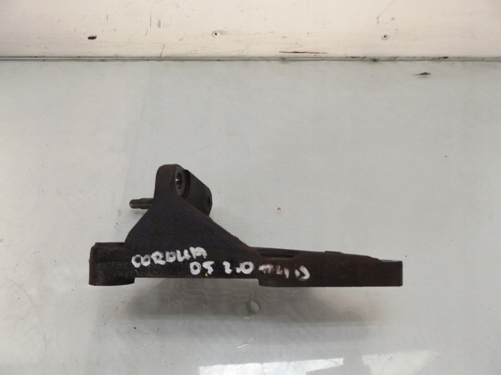 фото №1, Corolla e12 1,4 d4d кронштейн двигуна