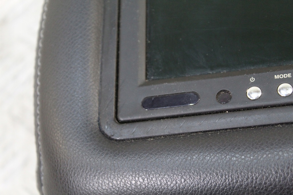 фото №4, Підголівники дисплей lcd c-crosser 2014