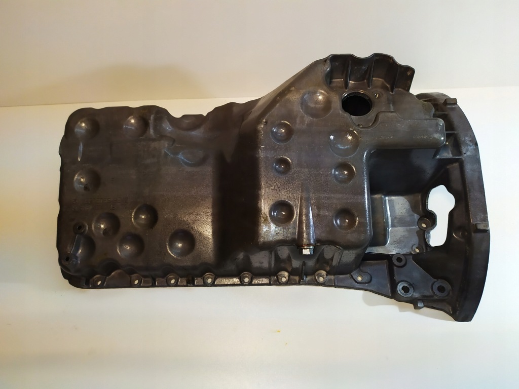 Купити R6460141902 mercedes 2.2 cdi піддон масляна