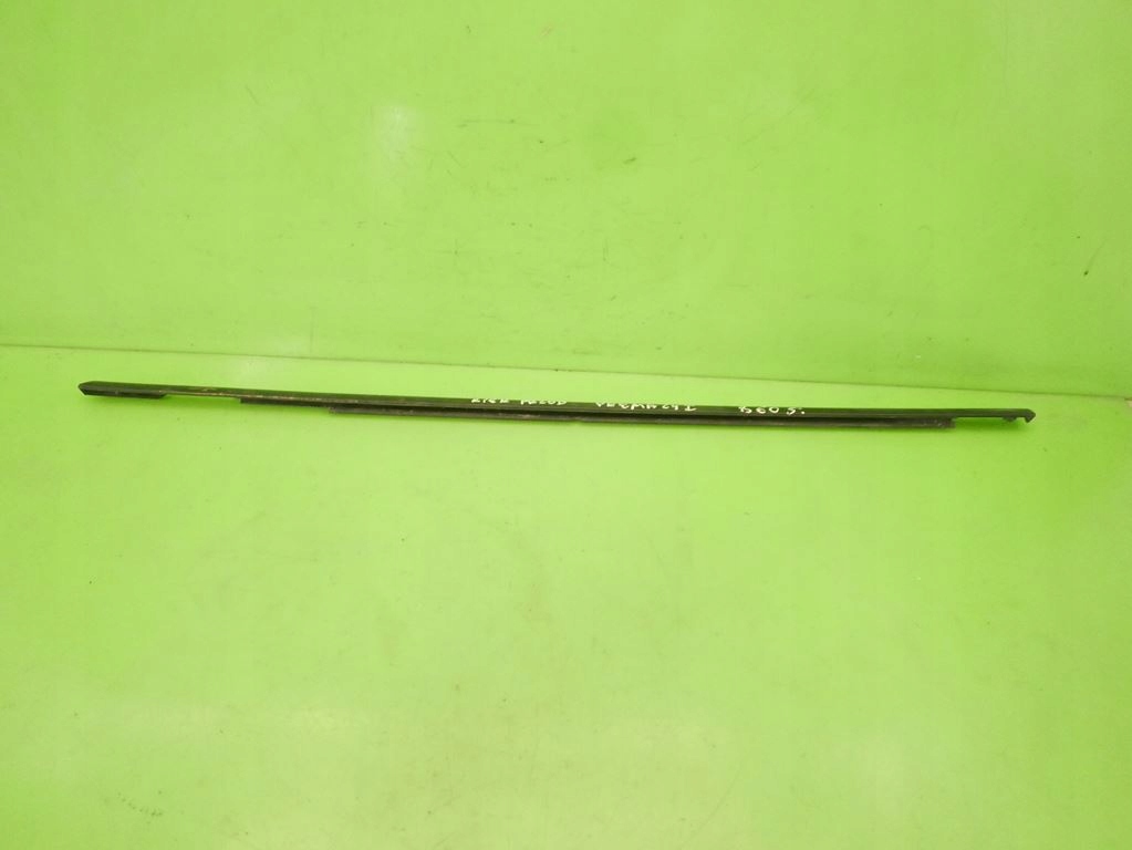 фото №3, Молдинг ущільнювач ліва перед mazda premacy i cp