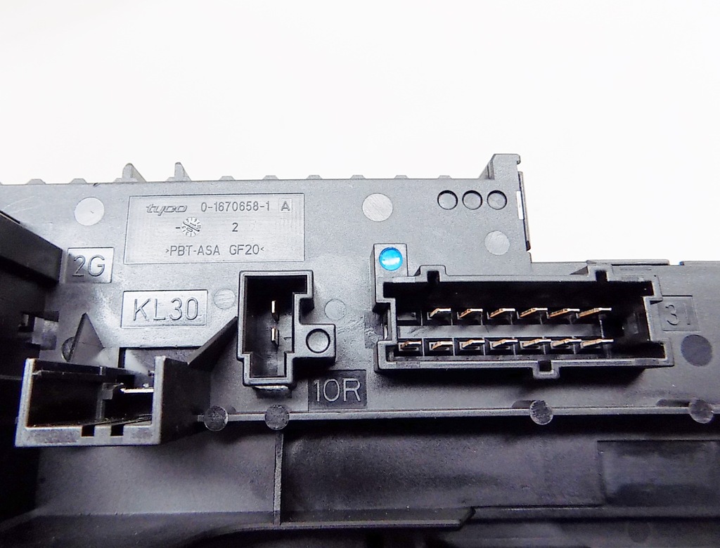 фото №8, Коробка запобіжників - mercedes e w212 2.2 cdi