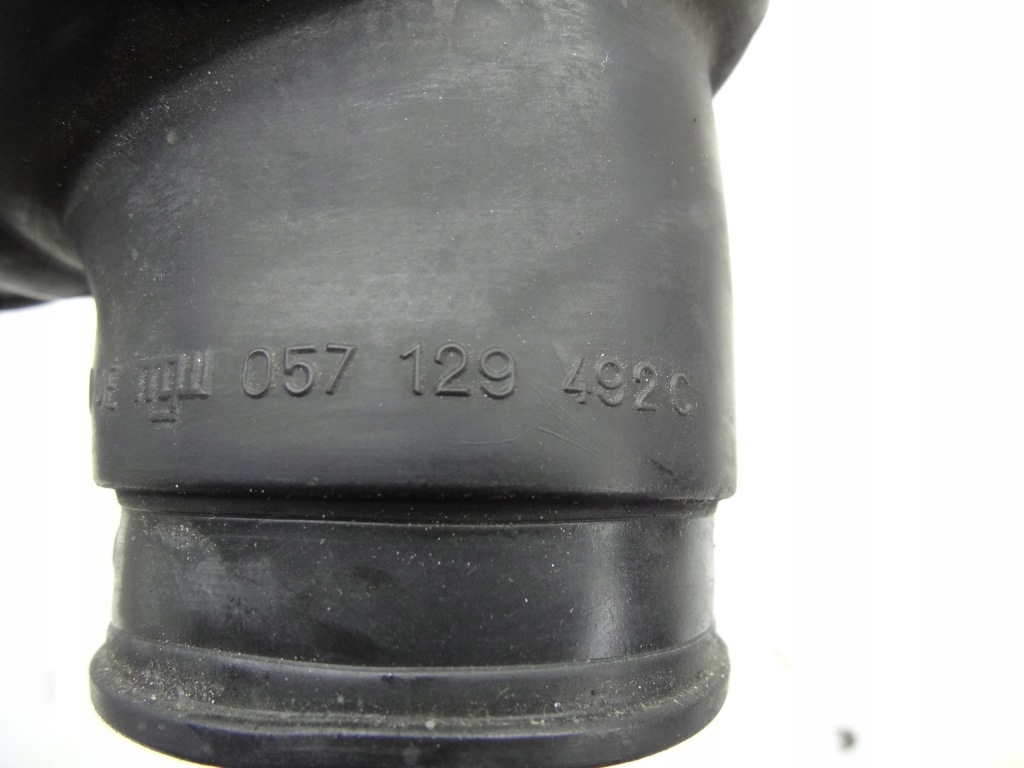 фото №3, Audi a8 d2 труба waz повітрозабірник повітря 057129492c