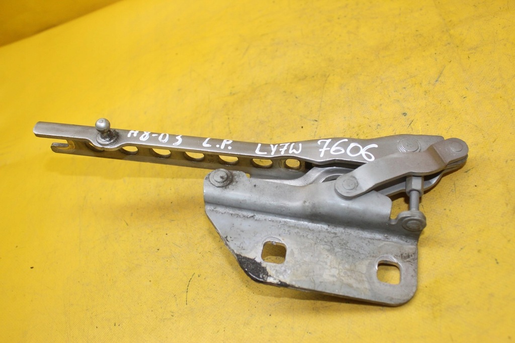 фото №5, Петля капот левый перед a8 d3 4e0823301e