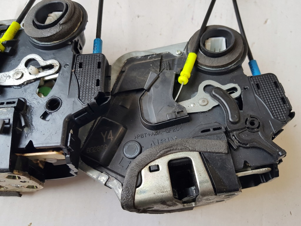 фото №4, Замок дверь avensis t25 corolla e12 задняя левый x