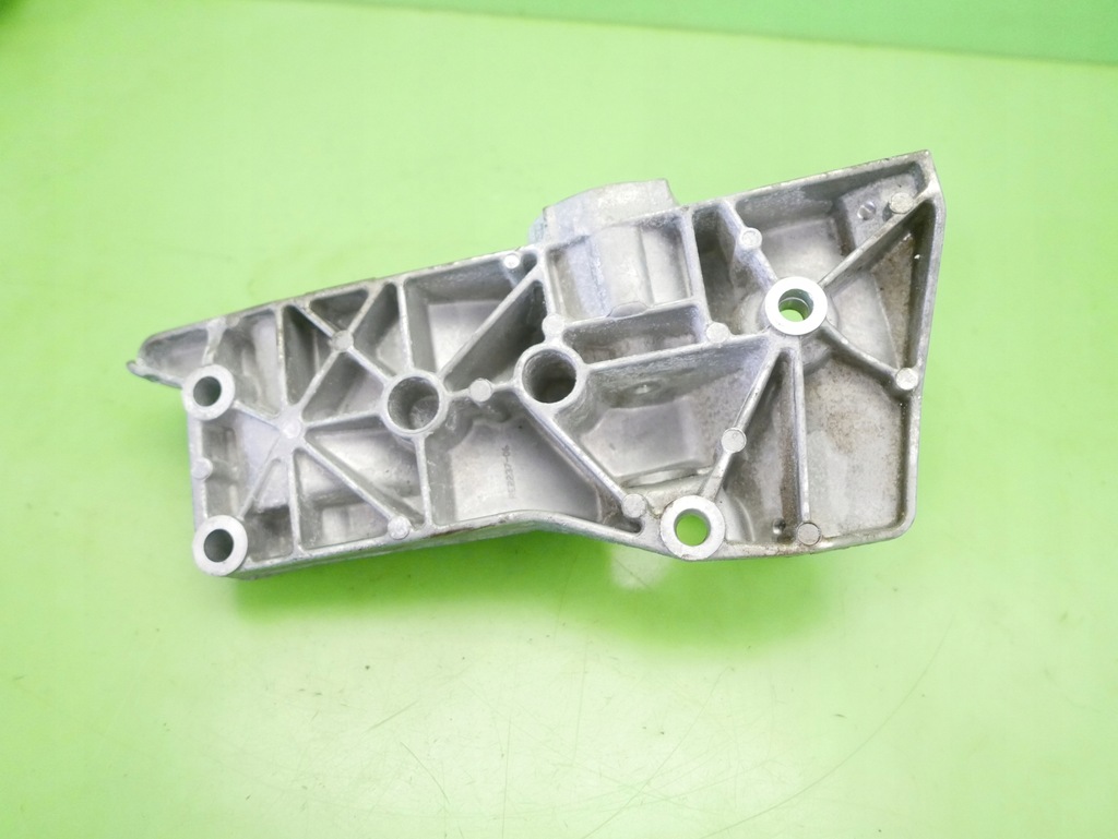 фото №8, Кронштейн генератора 036145169g vw polo v 6r 1.4 16v