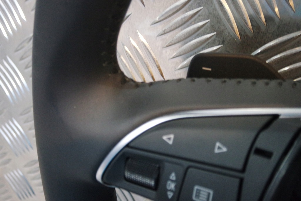 фото №4, Повітропровід czarna шкіра audi a8 4h r30