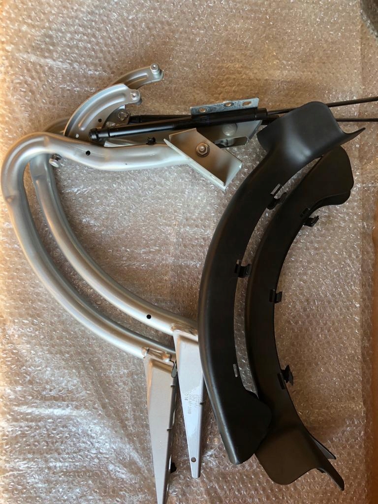 фото №1, Audi a8 d4 петли задний крышки 4h0827300d