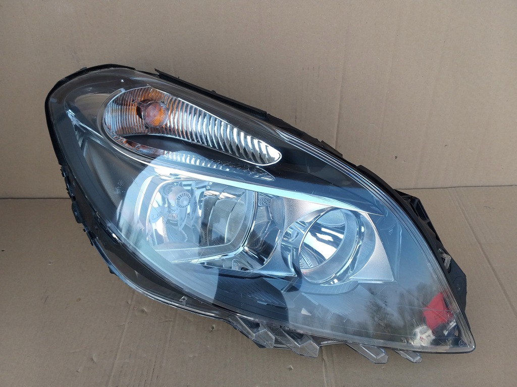 фото №1, Mercedes b-klasa w246 лампа перед правая