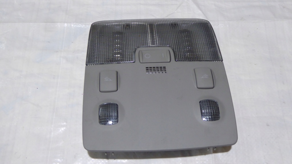 фото №1, Лампа стельовий audi оригінальний номер 8l0947111d