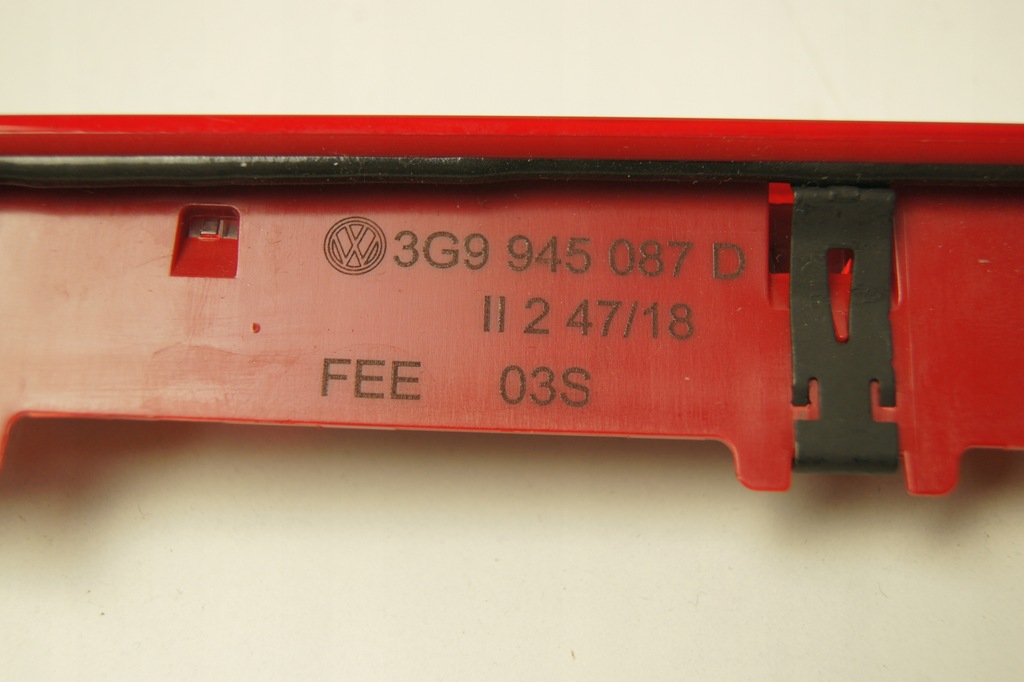 фото №7, Третий свет стоп vw passt b8 kombi 3g9945087d