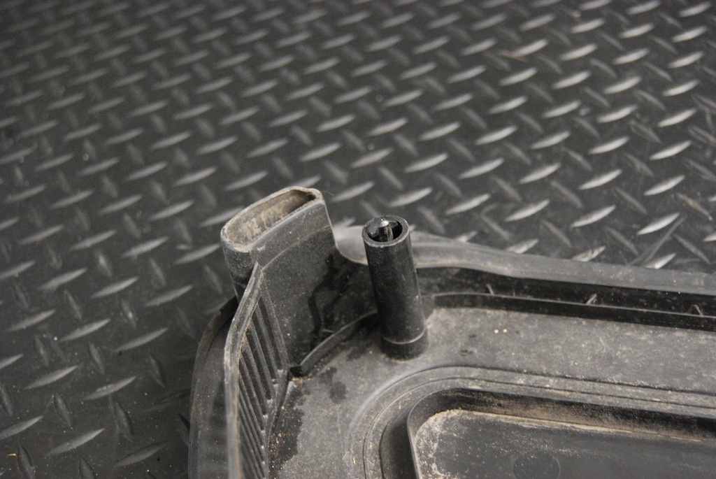 фото №9, Корпус фильтра салонный a8 d3 4e0819647c