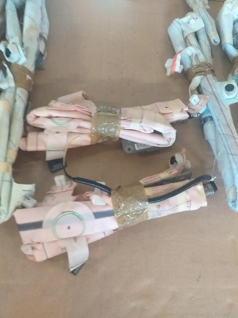 фото №4, Toyota iq шторка безопасности air bag комплект левая правая задняя