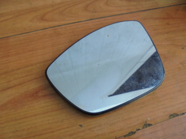 фото №1, Peugeot 308 2014 вкладыш зеркало левый оригинал