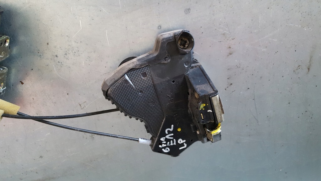 фото №1, Toyota corolla e12 hb 01-07 замок дверь левый перед