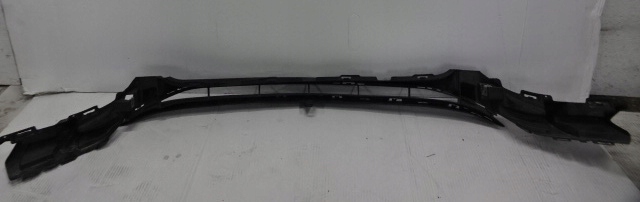 Решётка средняя бампера mercedes c-klasa Недорого