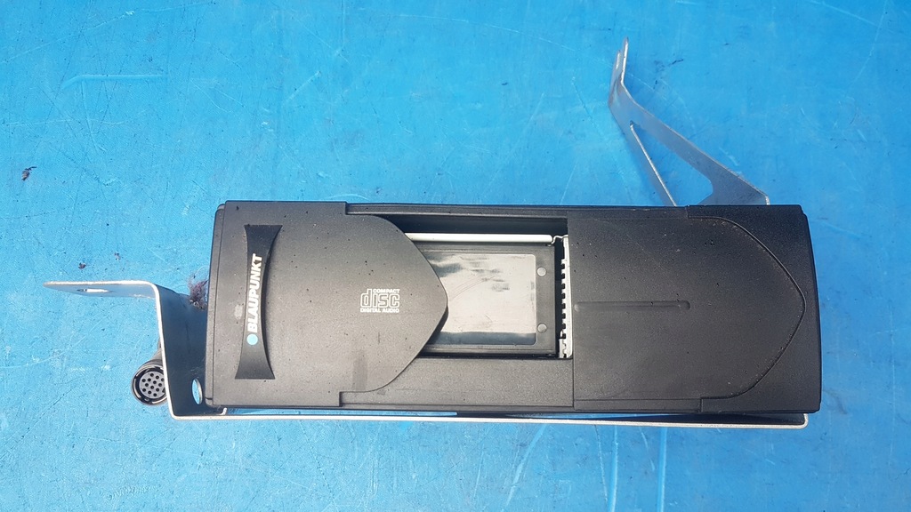 фото №11, Чейнджер дисков cd магазин карман alfa romeo 159 brera