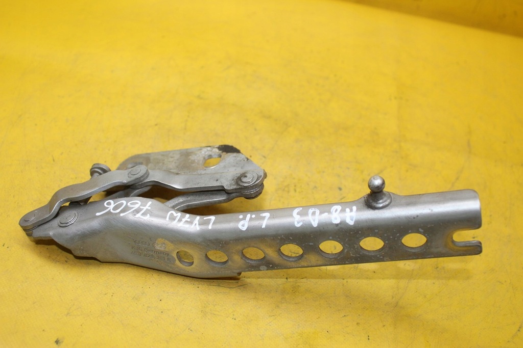 фото №4, Петля капот левый перед a8 d3 4e0823301e