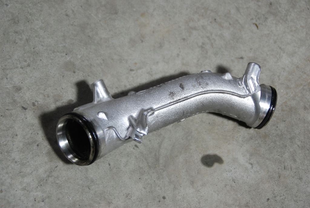 фото №1, Труба повітрозабірник mercedes e200 e220 w213 2.0 2.2 cdi