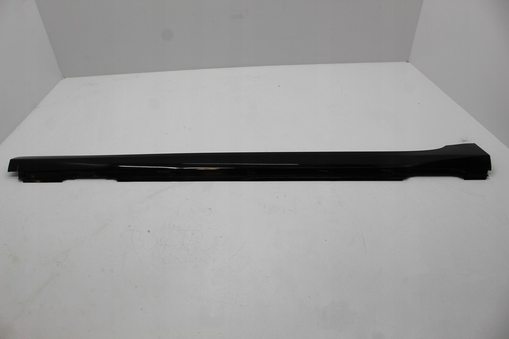 фото №1, Audi a6 c8 avant молдинг порог 4k0853859 ly9t