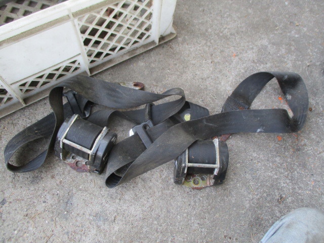 фото №1, Mercedes w115 ремені безпеки передні