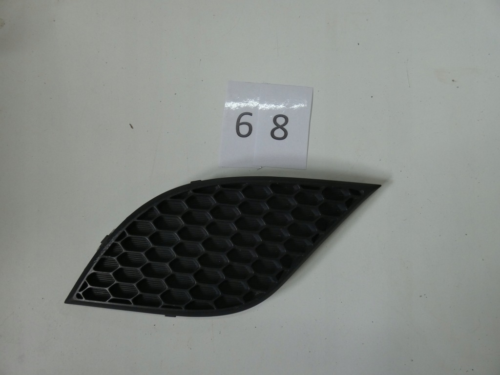 фото №1, Решётка бампера jeep grand cherokee правая 68.