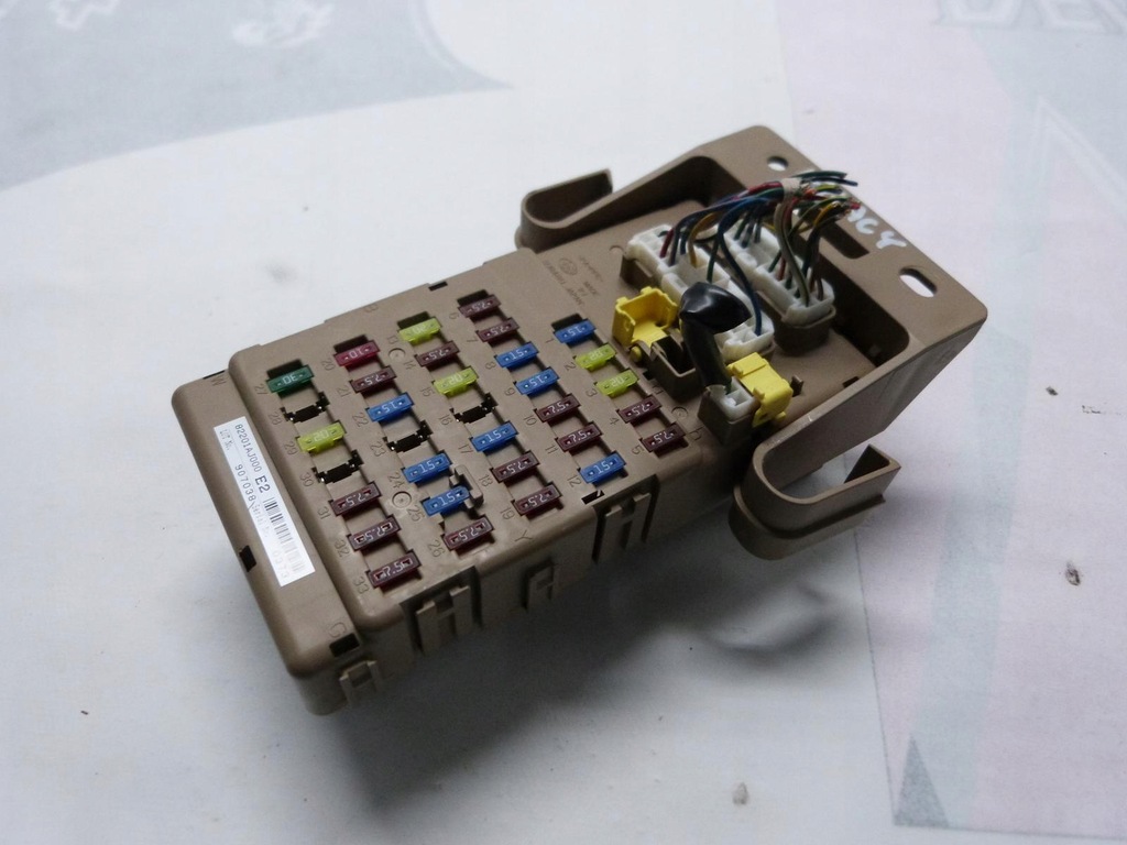 фото №1, Subaru legacy v 2.5 tb коробка предохранителей