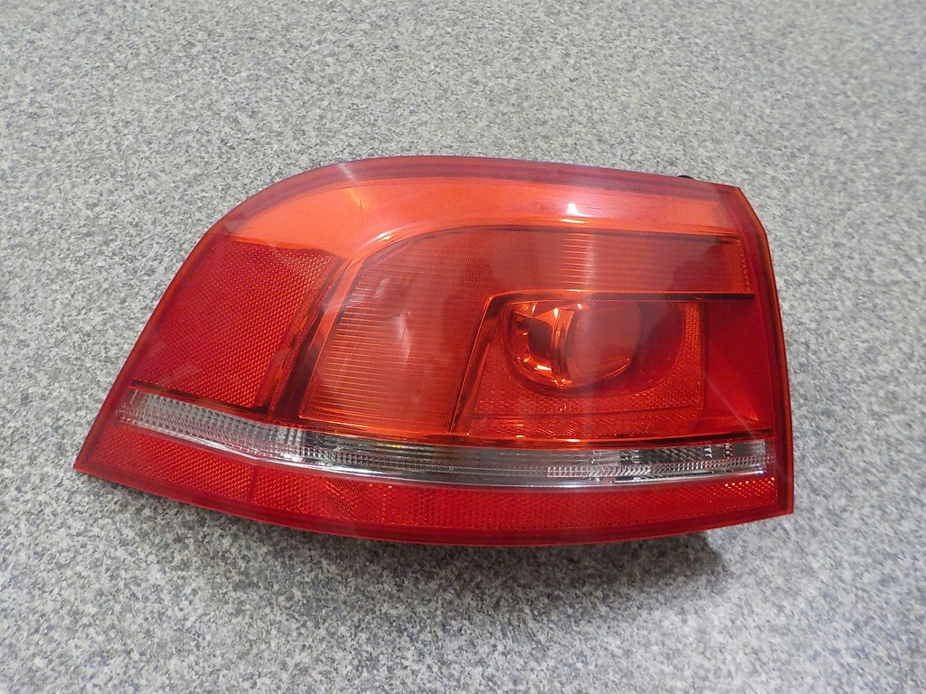 фото №1, Лампа левая задняя volkswagen passat b7 kombi