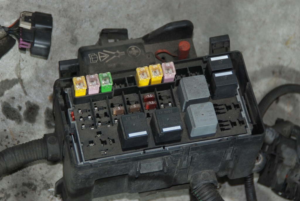 фото №3, Ford transit 13 r 2.2 tdci электропроводка предохранители