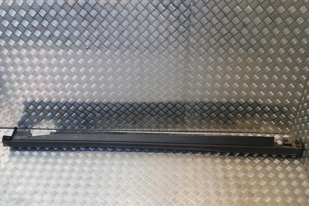 фото №1, Молдинг порог правая mercedes gle 292 a2926980254