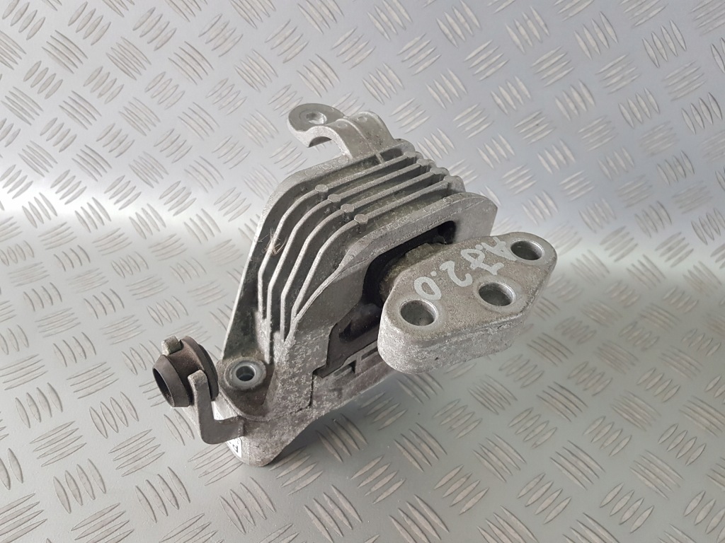 фото №1, P3 13347451 подушка кронштейн двигателя astra j 2.0 cdti
