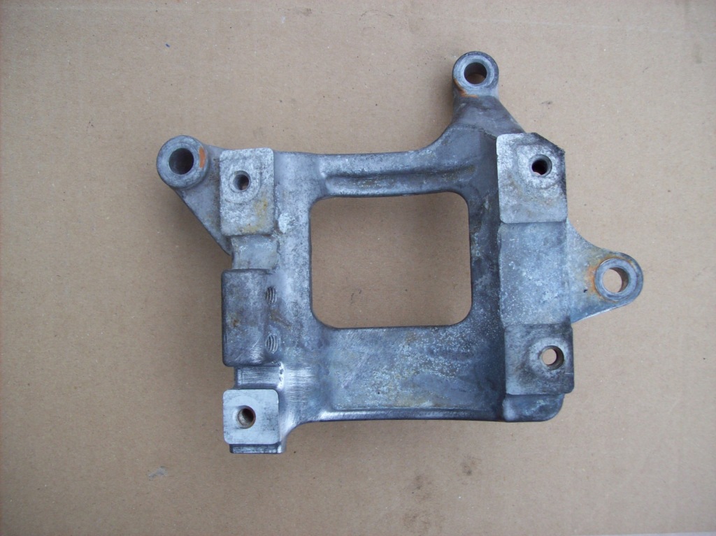 фото №1, Subaru qutback v 2.5 fb25 кронштейн компрессор кондиционера