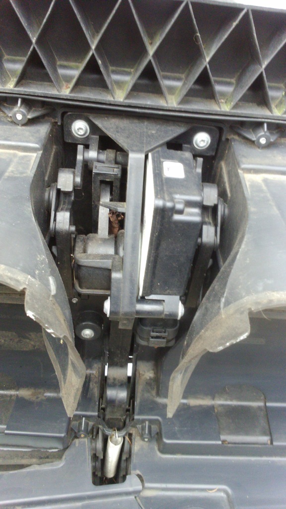 фото №8, Bmw 2 f45 f46 усилитель pas перед впуск воздуха